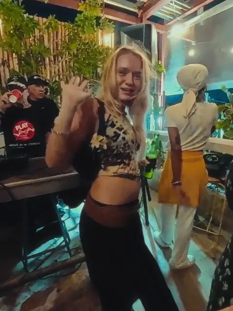Foto extraída: chica bailando
